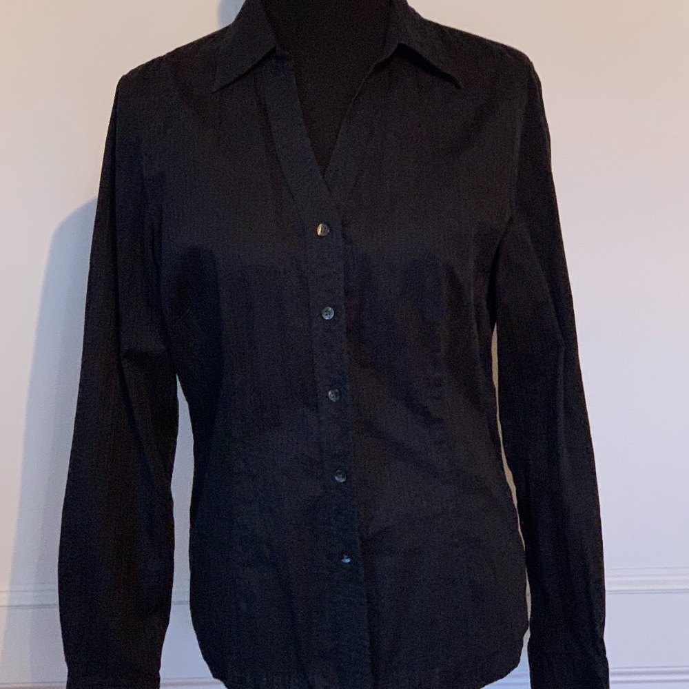 Gap V-neck Button Down